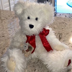 B. Everluvin Special Occasion Edition Boyd’s Bear